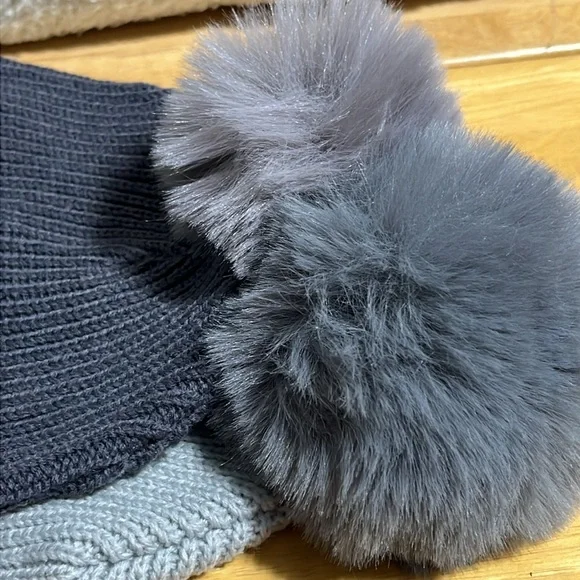 Mommy and me color block beanie 2 pc set - Picture 2 of 6